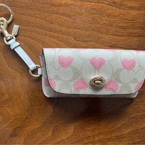 Coach Glasses Pouch in Khaki/Chalk & Pink Hearts with Clip/Key Ring! Cute&Handy!